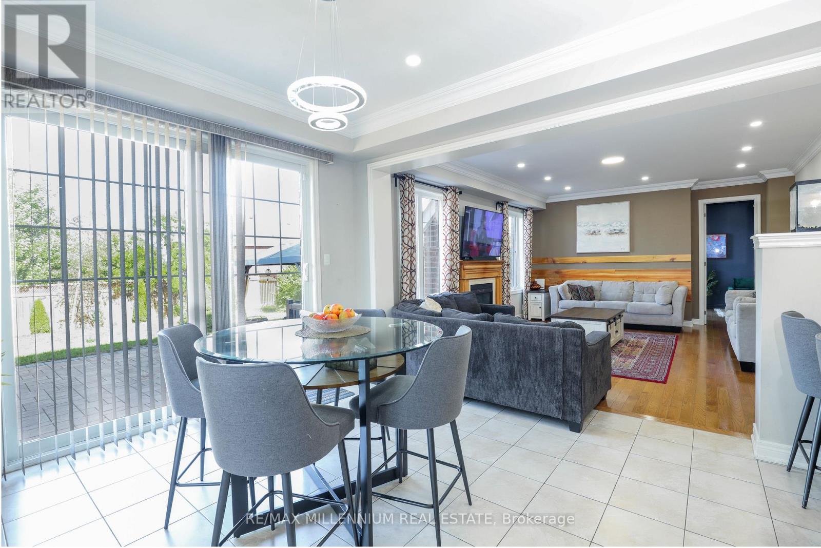 58 Trail Boulevard, Springwater, Ontario  L9X 0S4 - Photo 10 - S12565802