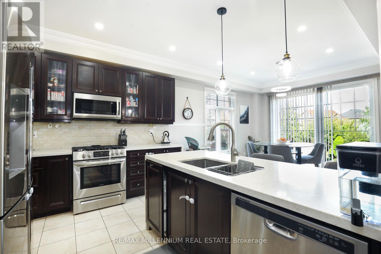 58 Trail Boulevard, Springwater, Ontario  L9X 0S4 - Photo 11 - S12565802