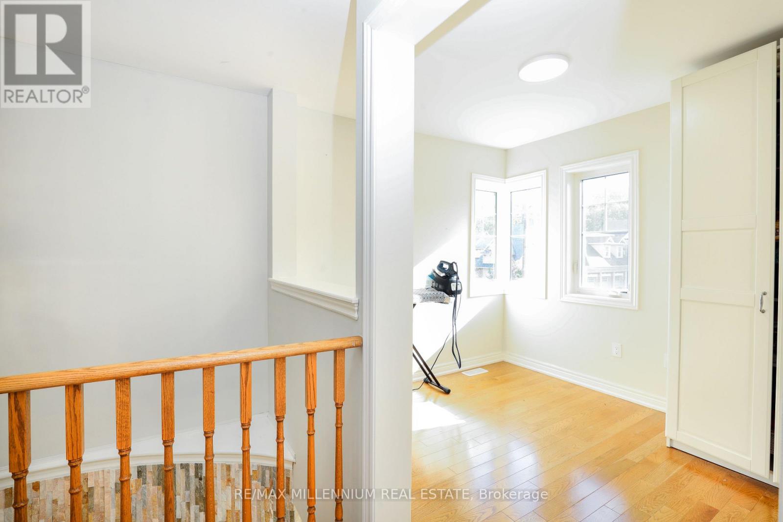 58 Trail Boulevard, Springwater, Ontario  L9X 0S4 - Photo 15 - S12565802