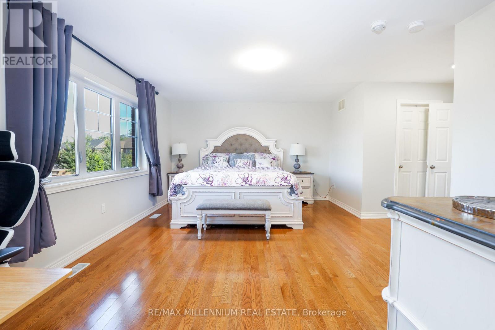 58 Trail Boulevard, Springwater, Ontario  L9X 0S4 - Photo 17 - S12565802