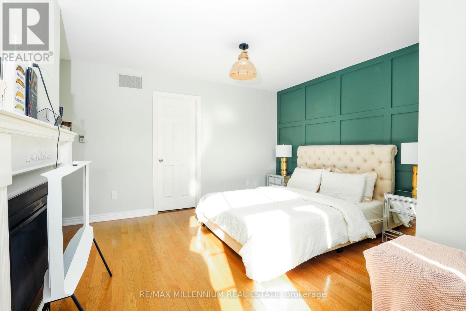 58 Trail Boulevard, Springwater, Ontario  L9X 0S4 - Photo 20 - S12565802