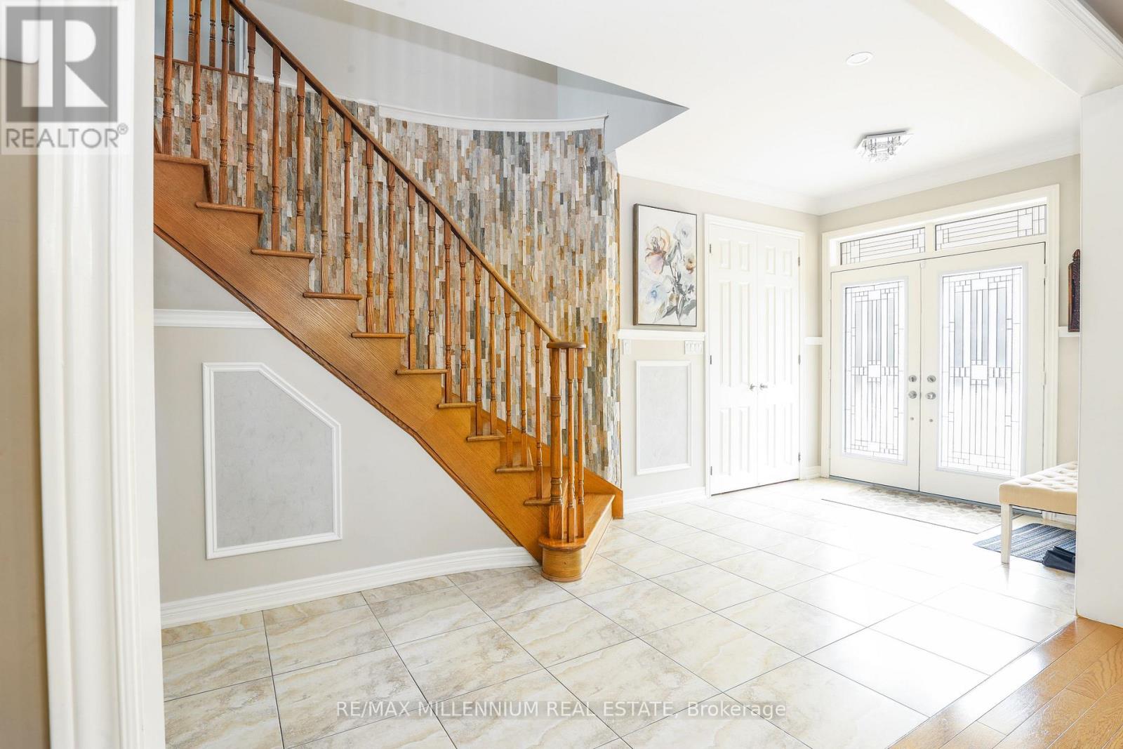 58 Trail Boulevard, Springwater, Ontario  L9X 0S4 - Photo 5 - S12565802