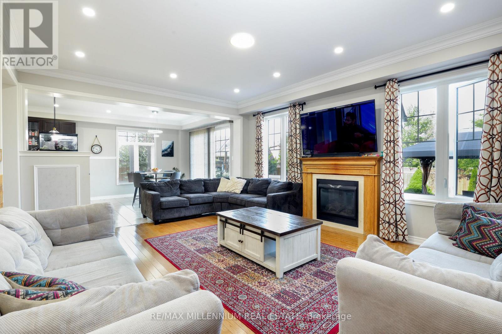 58 Trail Boulevard, Springwater, Ontario  L9X 0S4 - Photo 7 - S12565802