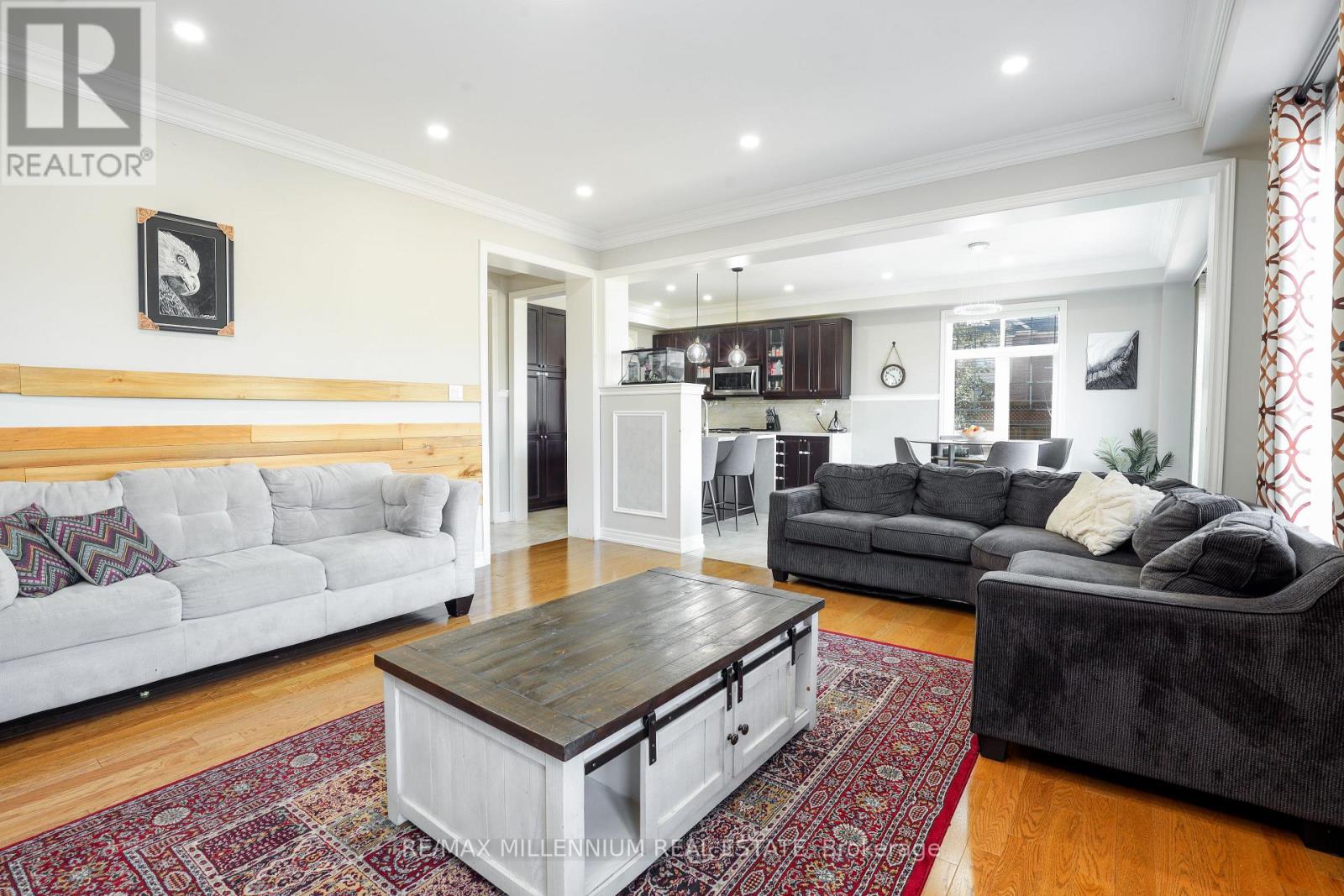 58 Trail Boulevard, Springwater, Ontario  L9X 0S4 - Photo 8 - S12565802