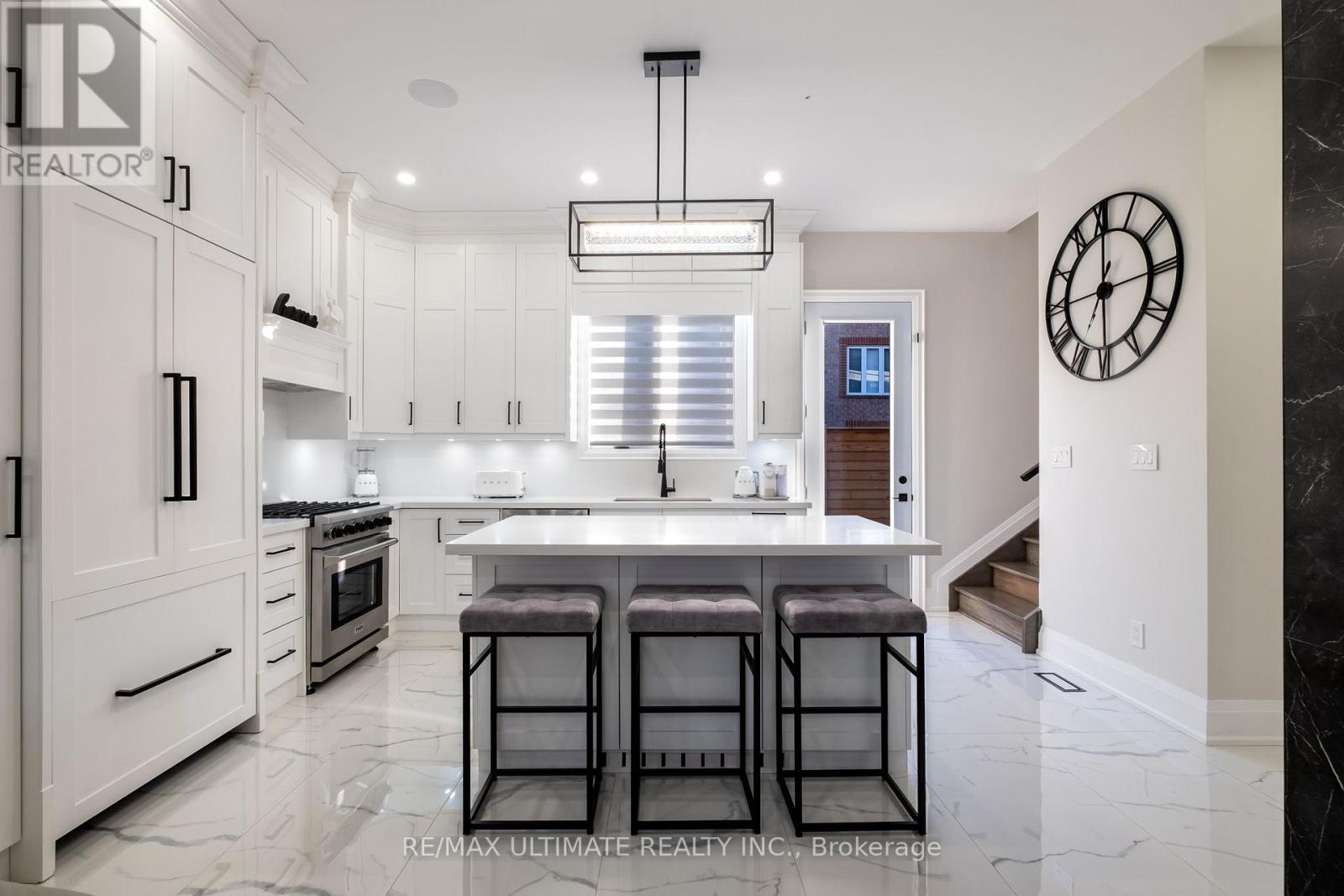 31 Flindon Road N, Toronto, Ontario  M9M 1J1 - Photo 12 - W12565674