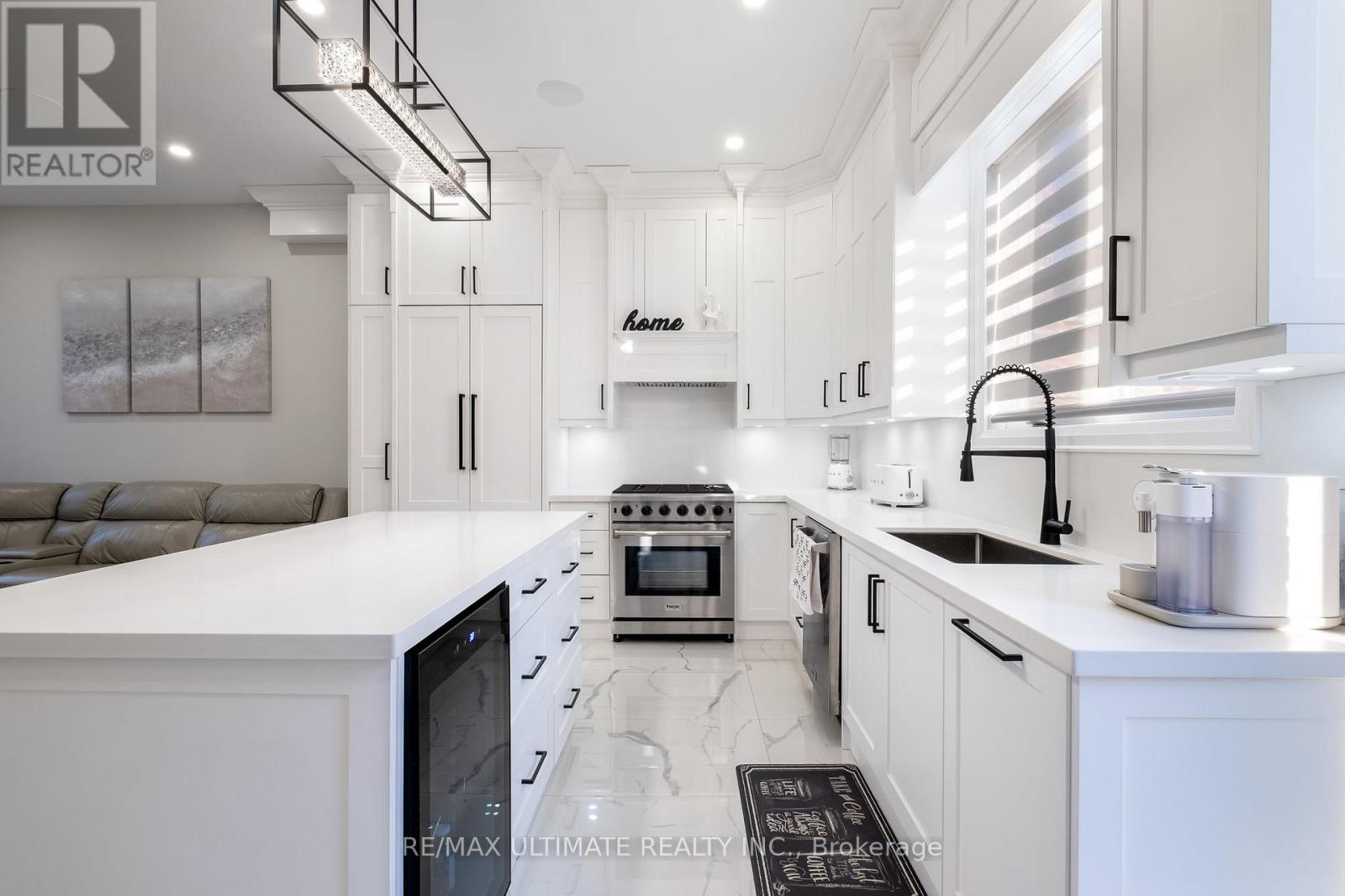 31 Flindon Road N, Toronto, Ontario  M9M 1J1 - Photo 15 - W12565674