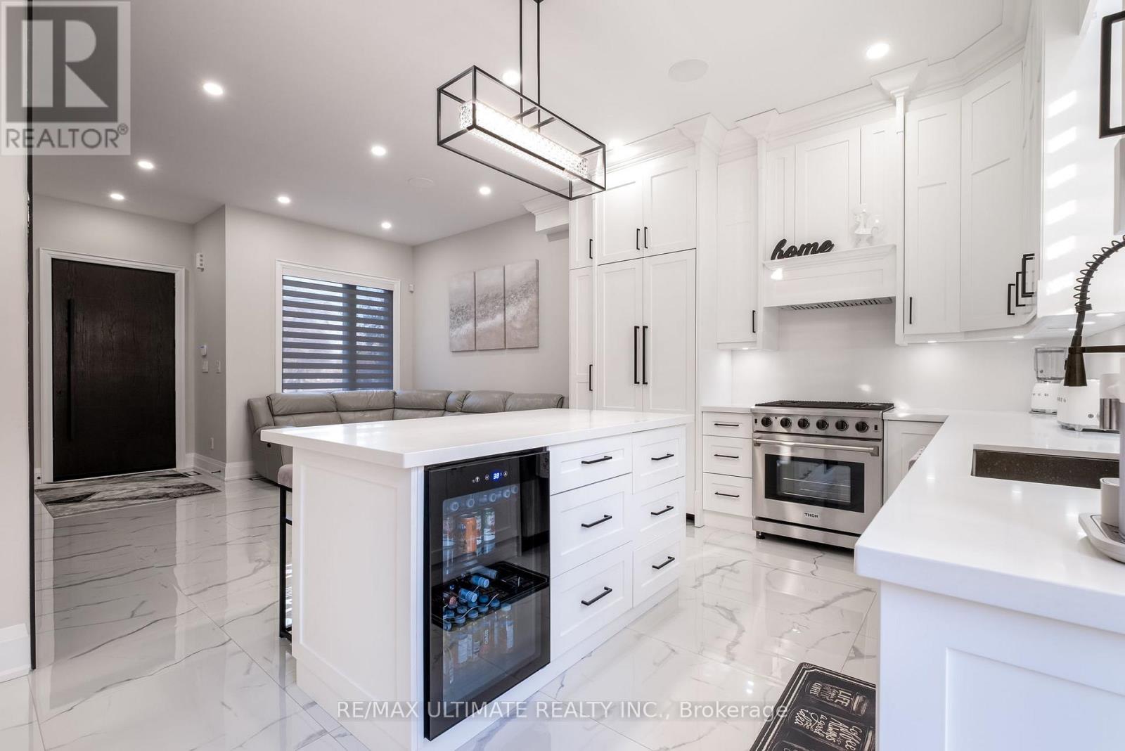 31 Flindon Road N, Toronto, Ontario  M9M 1J1 - Photo 16 - W12565674