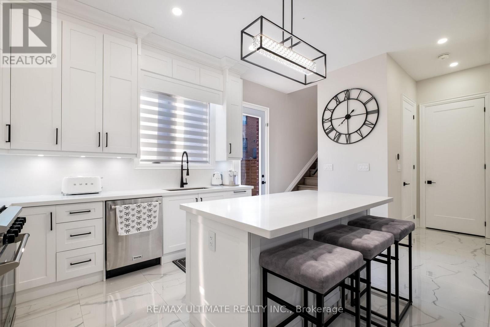 31 Flindon Road N, Toronto, Ontario  M9M 1J1 - Photo 20 - W12565674