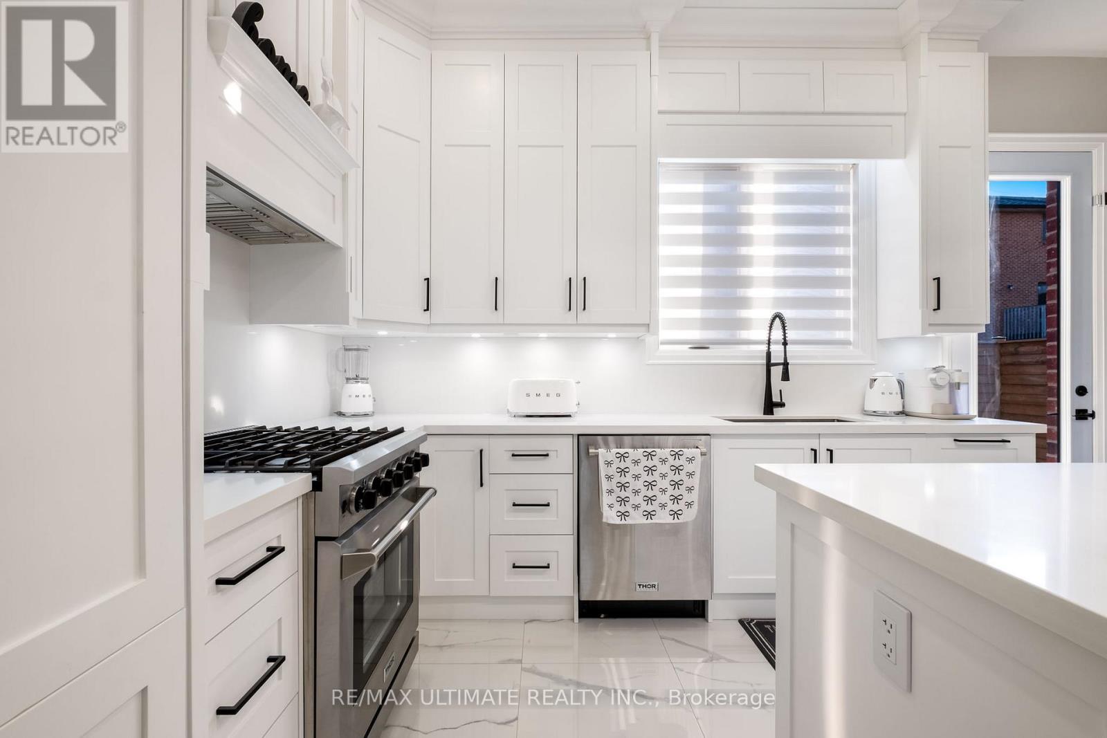 31 Flindon Road N, Toronto, Ontario  M9M 1J1 - Photo 21 - W12565674