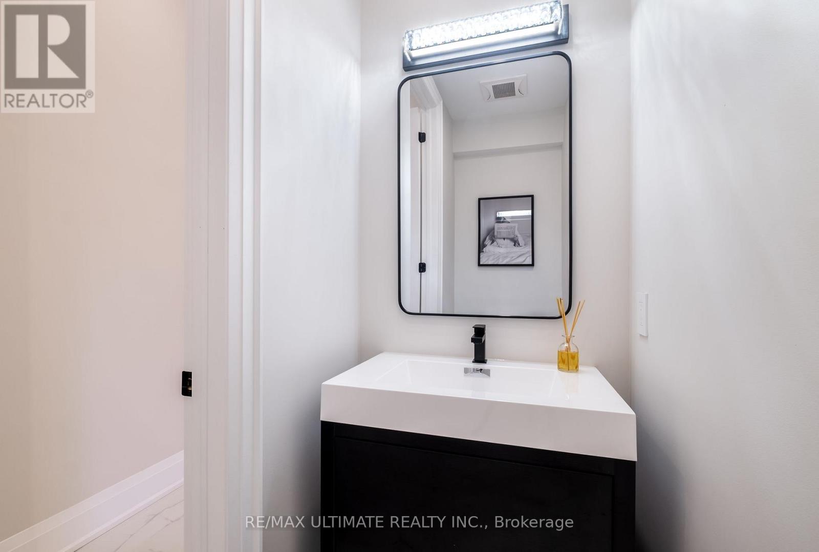 31 Flindon Road N, Toronto, Ontario  M9M 1J1 - Photo 23 - W12565674