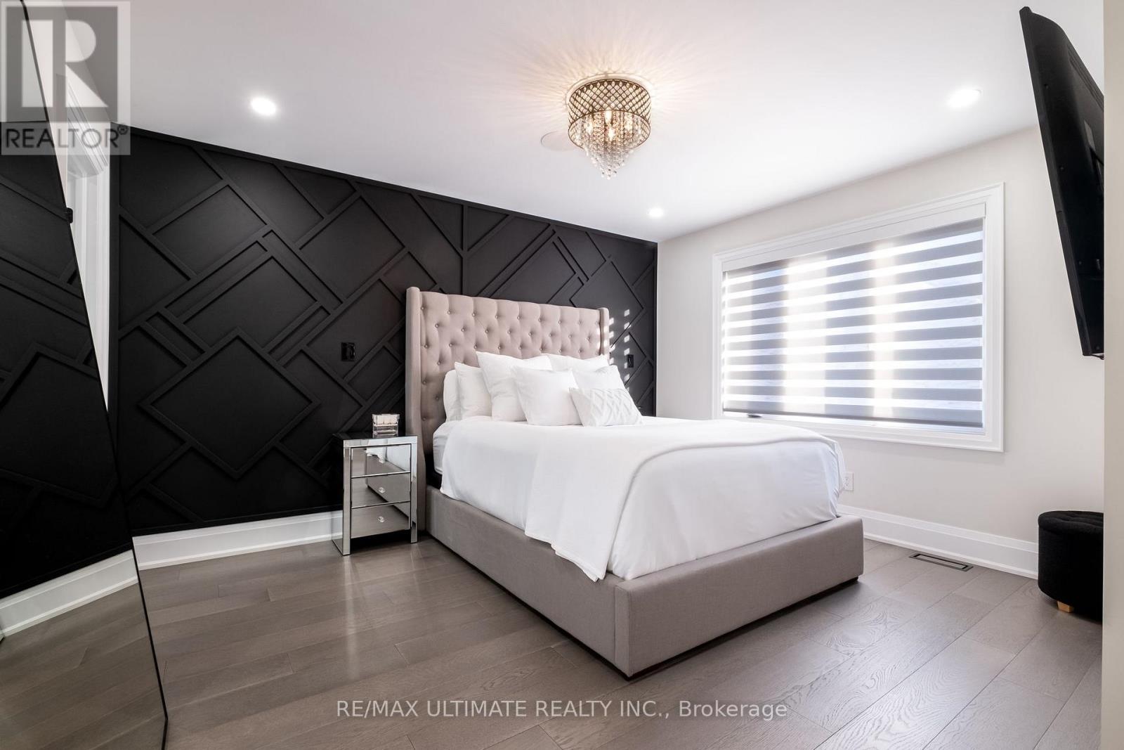 31 Flindon Road N, Toronto, Ontario  M9M 1J1 - Photo 25 - W12565674