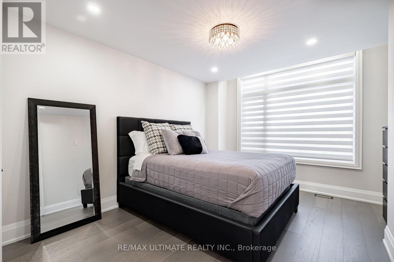 31 Flindon Road N, Toronto, Ontario  M9M 1J1 - Photo 30 - W12565674