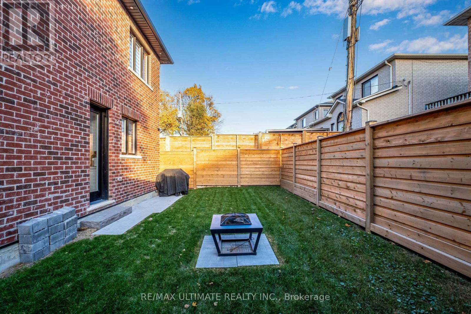 31 Flindon Road N, Toronto, Ontario  M9M 1J1 - Photo 39 - W12565674