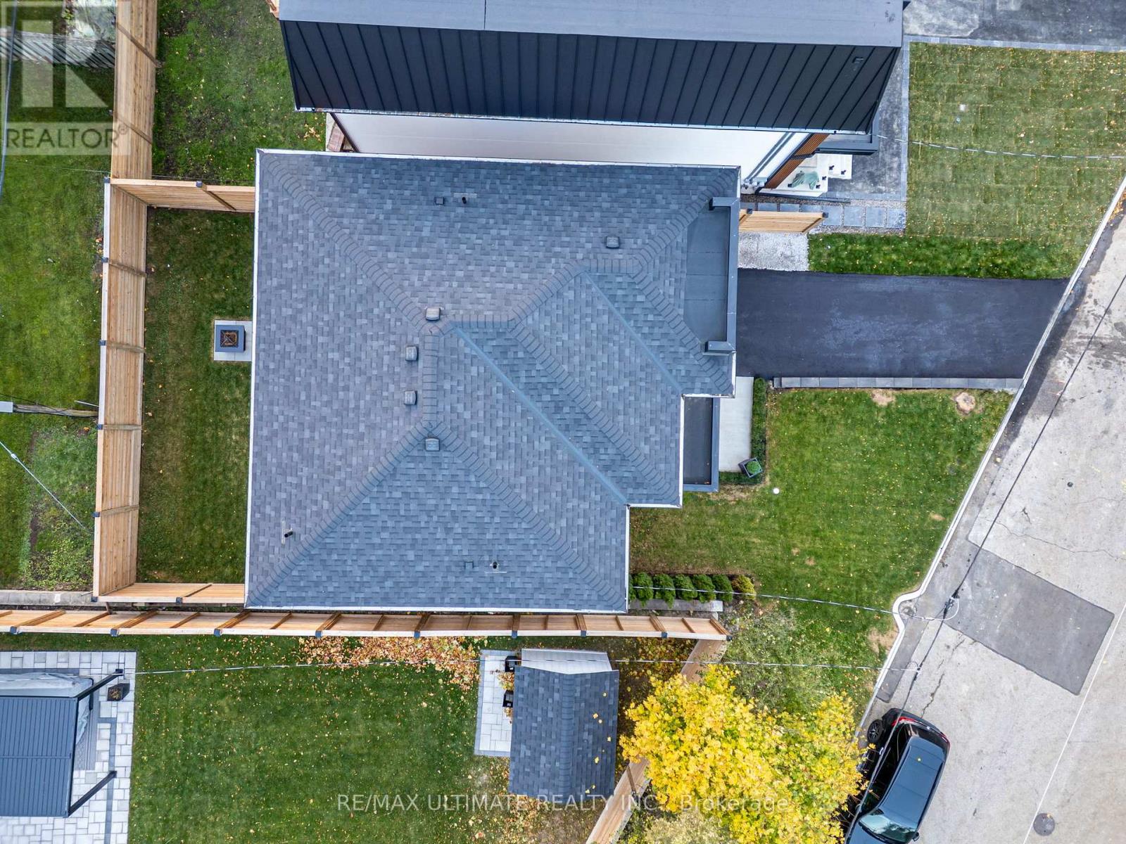 31 Flindon Road N, Toronto, Ontario  M9M 1J1 - Photo 44 - W12565674