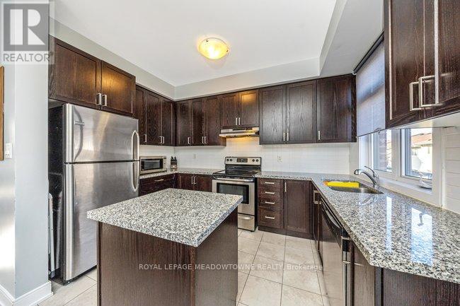 16 Kersey Lane, Halton Hills, Ontario  L7G 0K1 - Photo 13 - W12565698