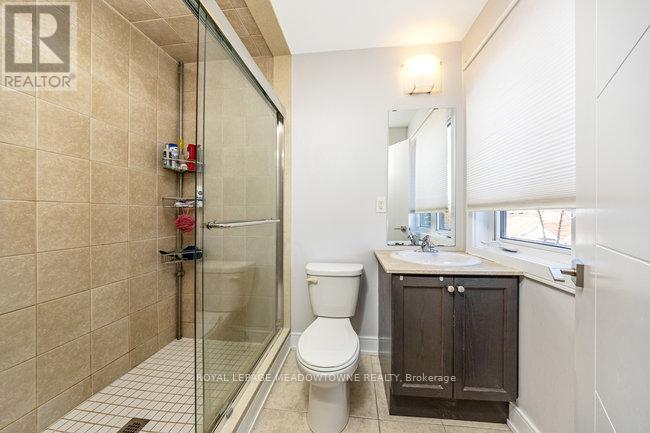 16 Kersey Lane, Halton Hills, Ontario  L7G 0K1 - Photo 23 - W12565698