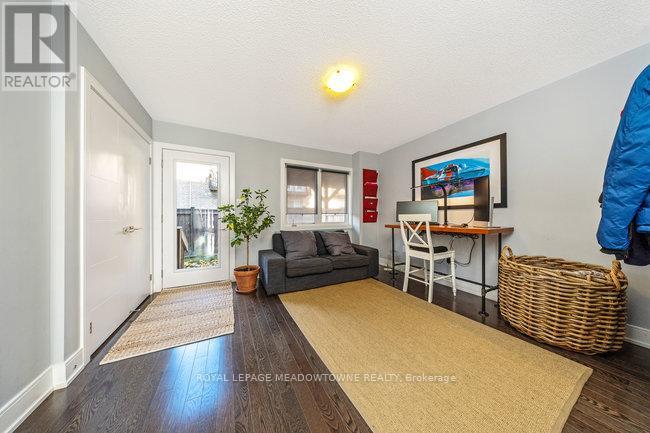 16 Kersey Lane, Halton Hills, Ontario  L7G 0K1 - Photo 4 - W12565698