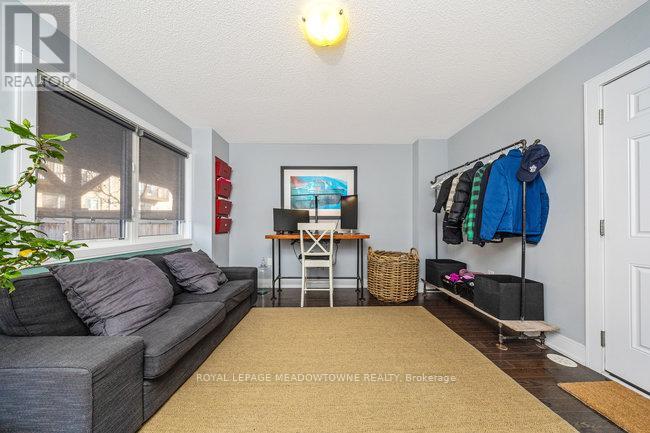 16 Kersey Lane, Halton Hills, Ontario  L7G 0K1 - Photo 6 - W12565698