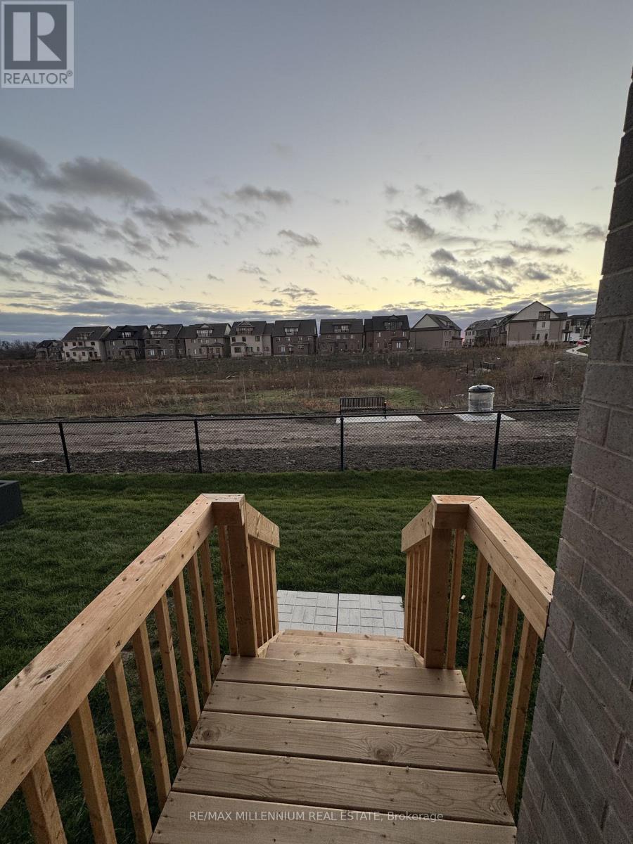 3278 Crystal Drive, Oakville, Ontario  L6M 4K1 - Photo 10 - W12565704