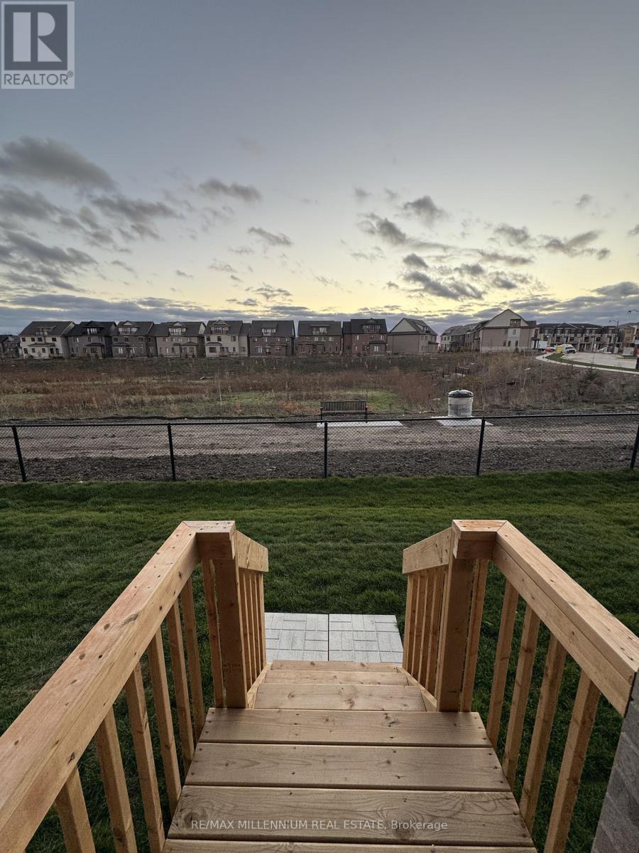 3278 Crystal Drive, Oakville, Ontario  L6M 4K1 - Photo 11 - W12565704