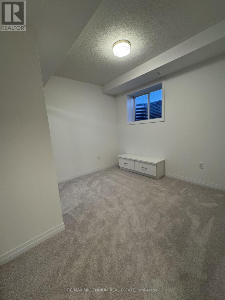 3278 Crystal Drive, Oakville, Ontario  L6M 4K1 - Photo 13 - W12565704