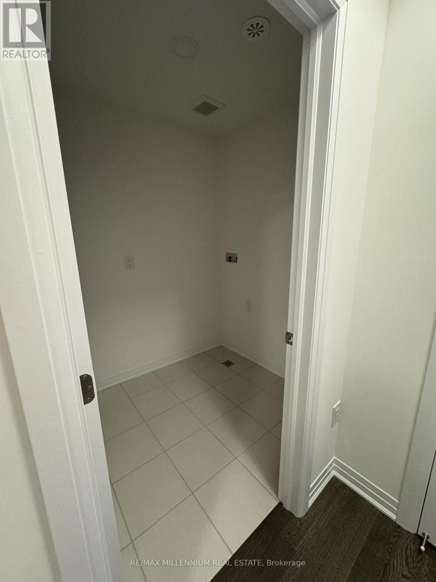 3278 Crystal Drive, Oakville, Ontario  L6M 4K1 - Photo 29 - W12565704