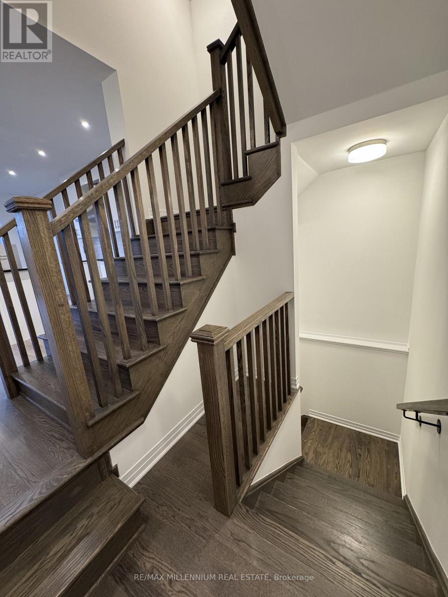 3278 Crystal Drive, Oakville, Ontario  L6M 4K1 - Photo 5 - W12565704