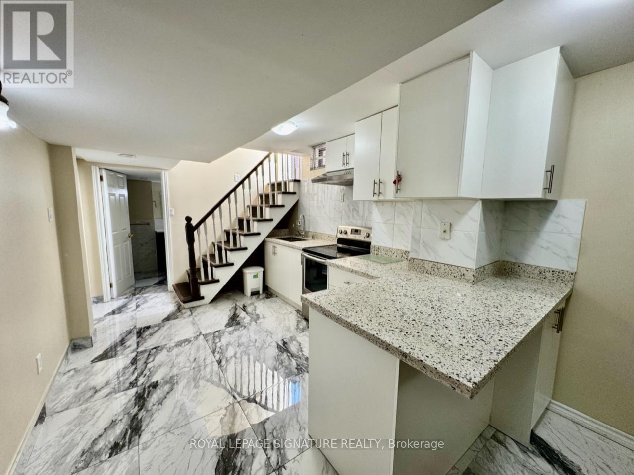 3 Carrie Crescent, Brampton, Ontario  L6Y 4Z4 - Photo 3 - W12565716