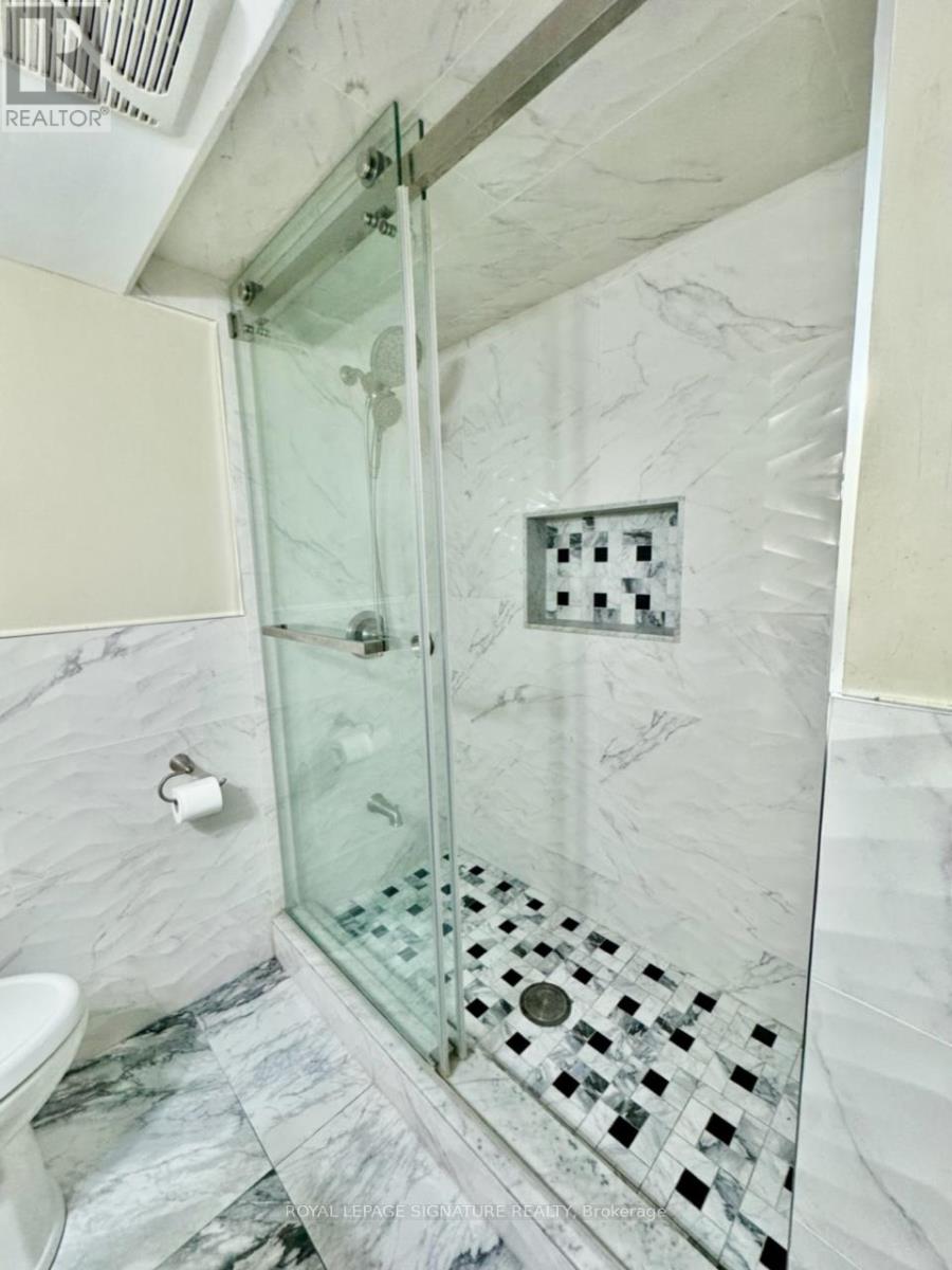 3 Carrie Crescent, Brampton, Ontario  L6Y 4Z4 - Photo 9 - W12565716