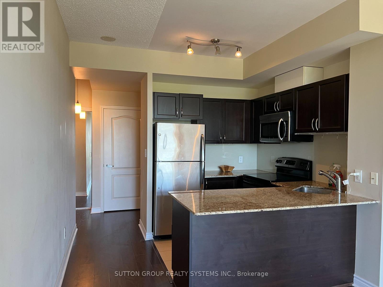 1207 - 3865 Lake Shore Boulevard W, Toronto, Ontario  M8W 0A2 - Photo 6 - W12565770