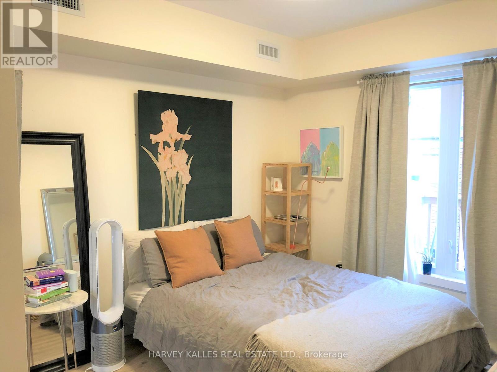 4 - 1216 St Clair Avenue W, Toronto, Ontario  M6E 1B4 - Photo 5 - W12565788