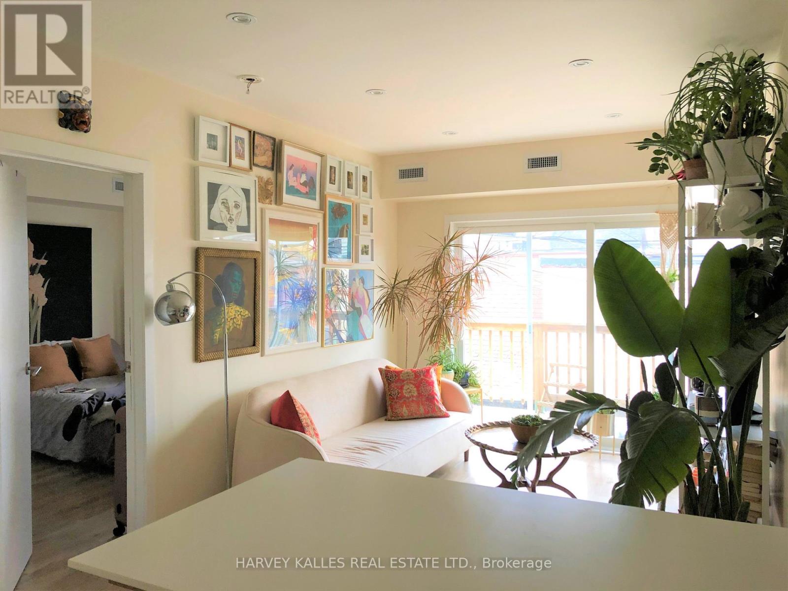 4 - 1216 St Clair Avenue W, Toronto, Ontario  M6E 1B4 - Photo 8 - W12565788