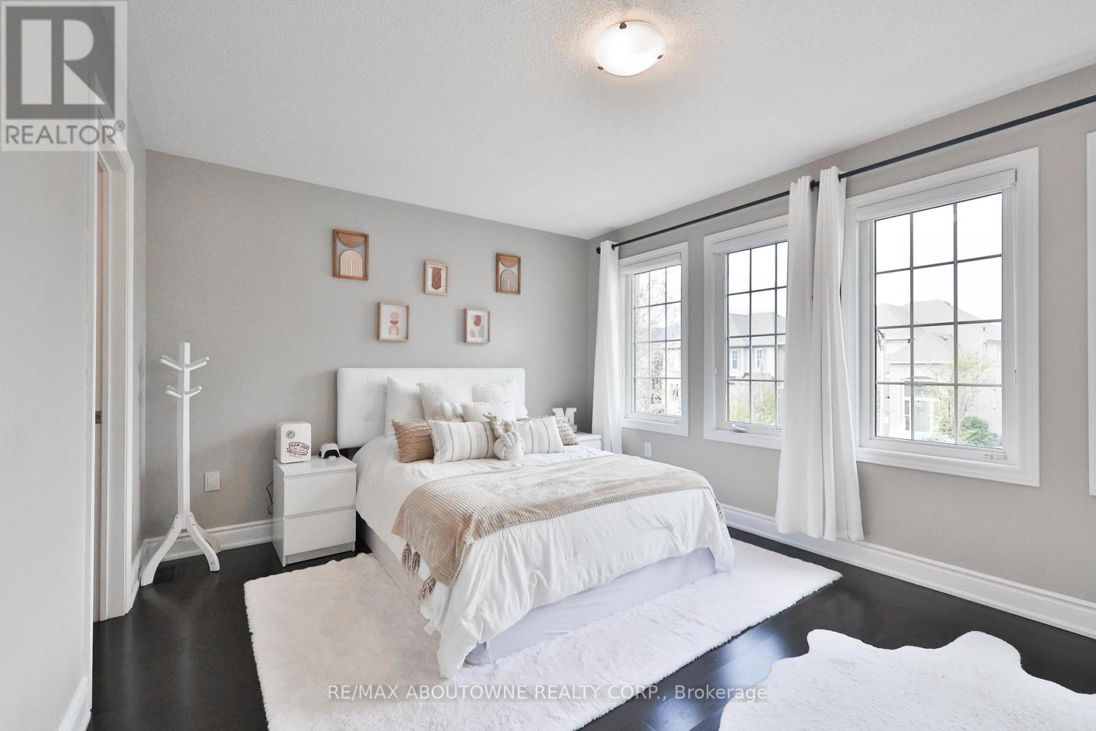 3262 Skipton Lane, Oakville, Ontario  L6M 0K2 - Photo 24 - W12565790