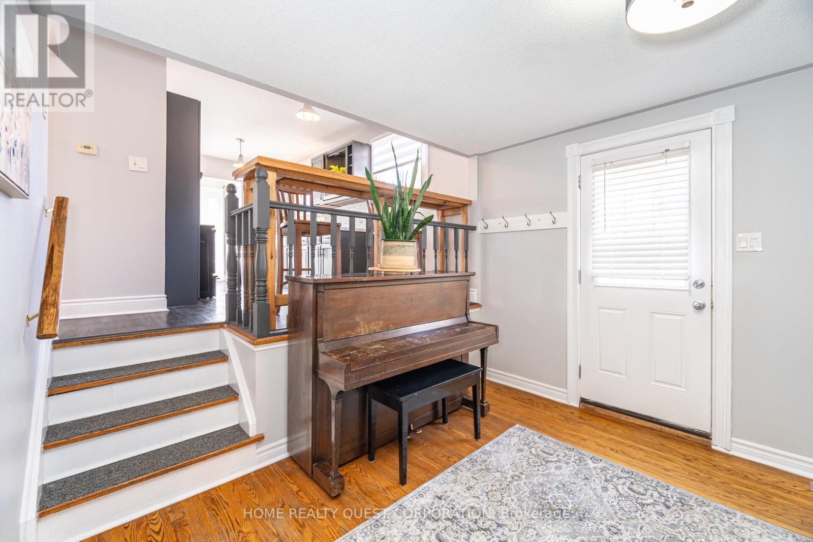 2715 Hollington Crescent, Mississauga, Ontario  L5K 1E8 - Photo 19 - W12565794