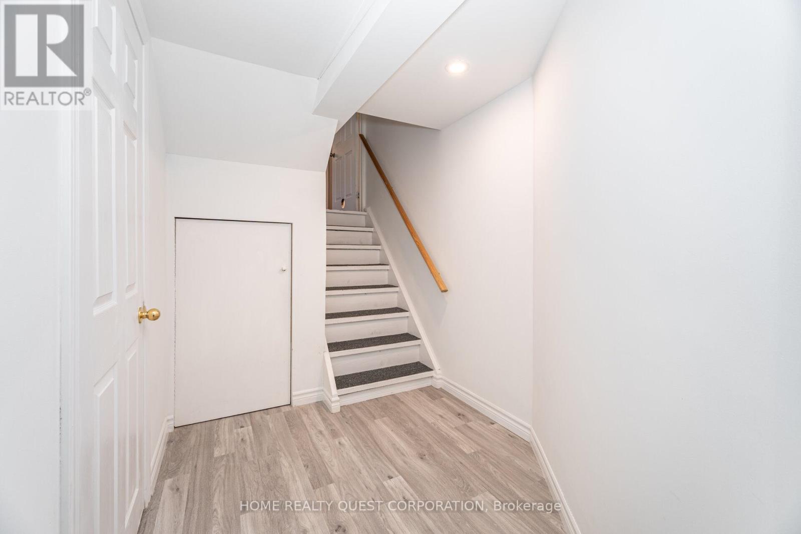 2715 Hollington Crescent, Mississauga, Ontario  L5K 1E8 - Photo 24 - W12565794