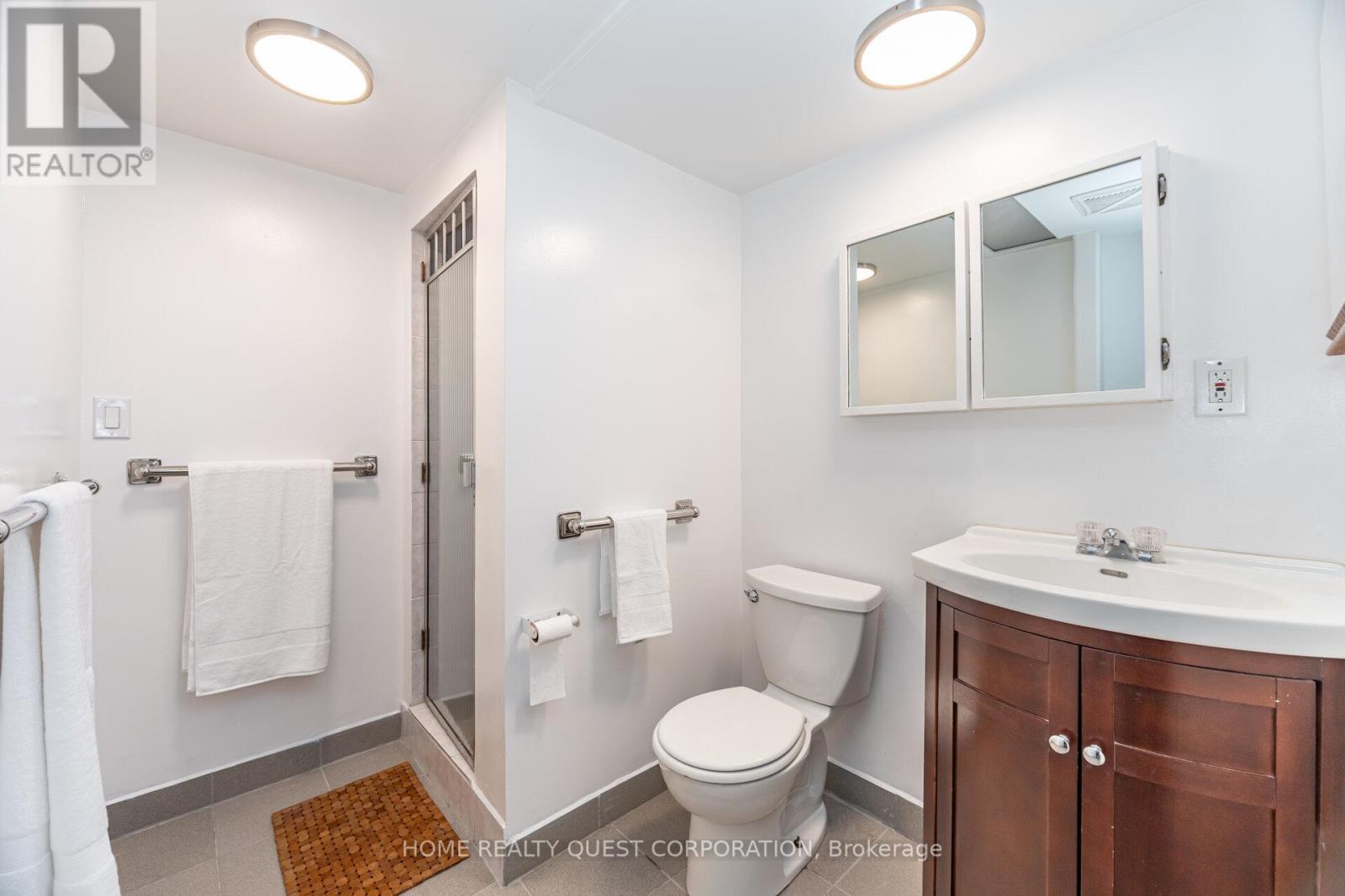 2715 Hollington Crescent, Mississauga, Ontario  L5K 1E8 - Photo 28 - W12565794