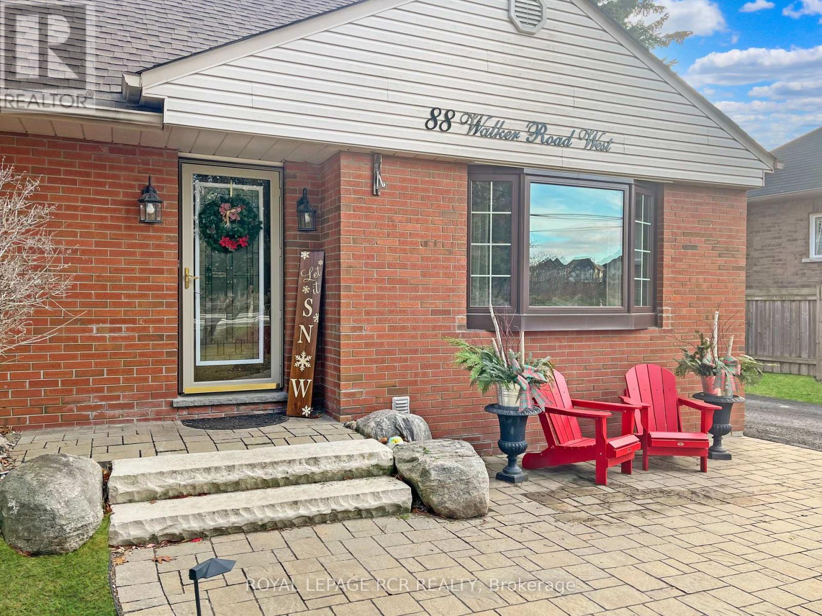 88 Walker Road W, Caledon, Ontario  L7C 0G8 - Photo 4 - W12565800