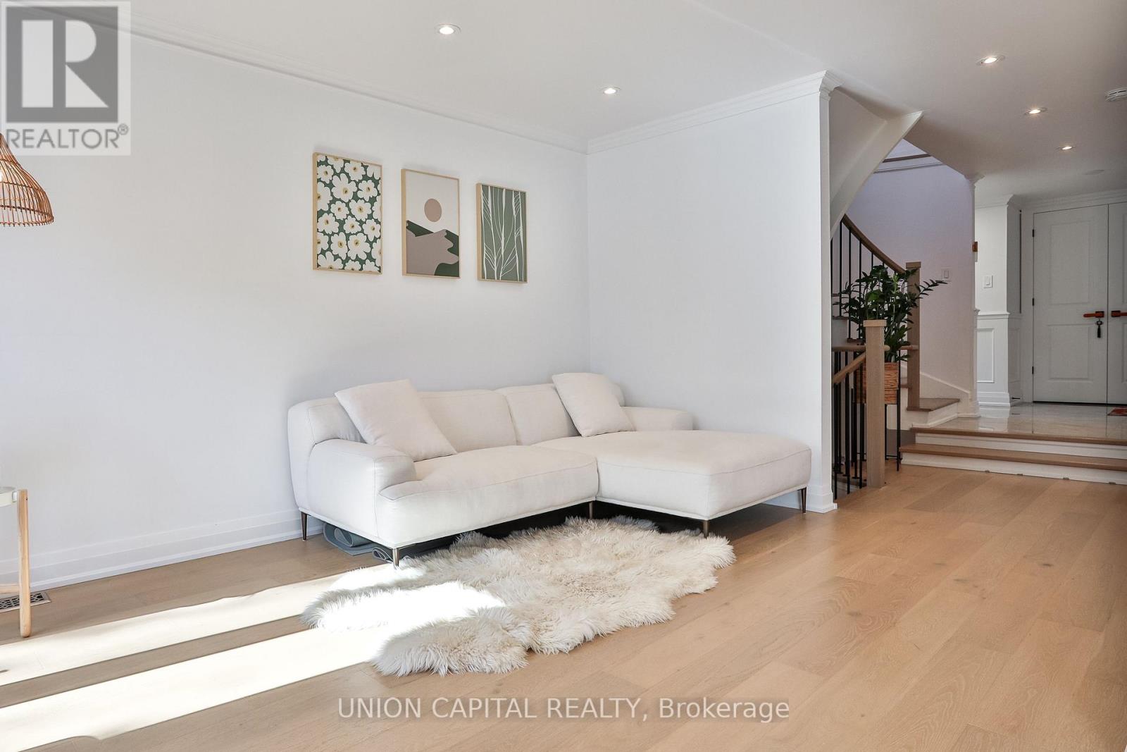 168 Kingsbridge Garden Circle, Mississauga, Ontario  L5R 1T5 - Photo 8 - W12565824