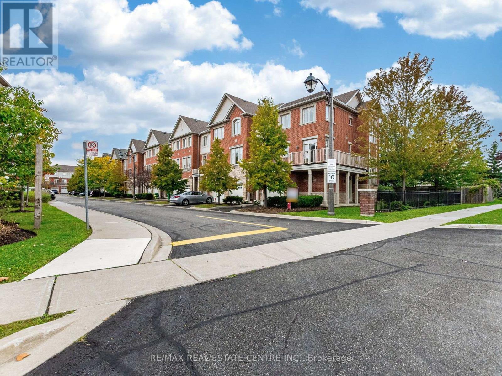 1 - 5710 Long Valley Road, Mississauga, Ontario L5M 0M1 - Photo 3 - W12565826