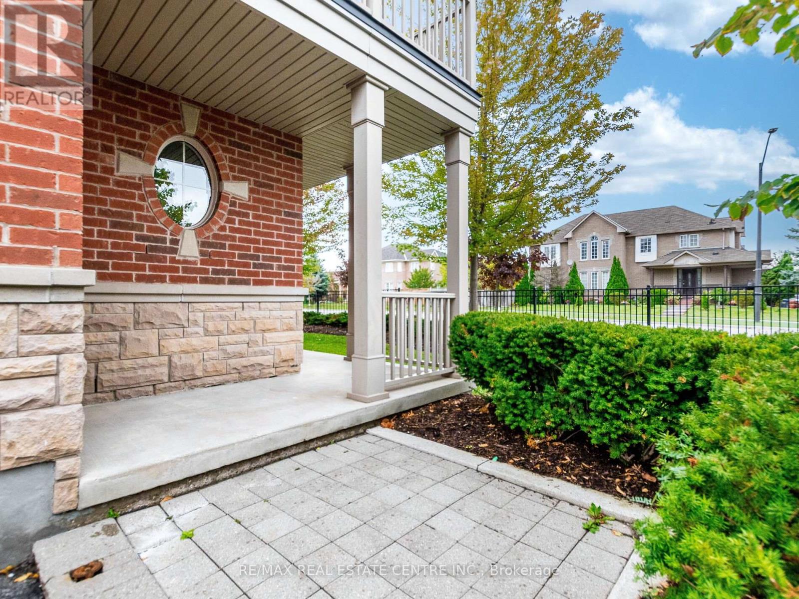 1 - 5710 Long Valley Road, Mississauga, Ontario L5M 0M1 - Photo 4 - W12565826