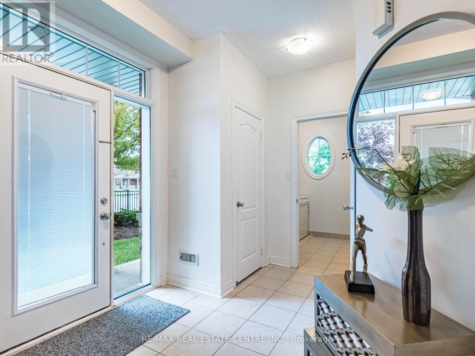 1 - 5710 Long Valley Road, Mississauga, Ontario L5M 0M1 - Photo 6 - W12565826