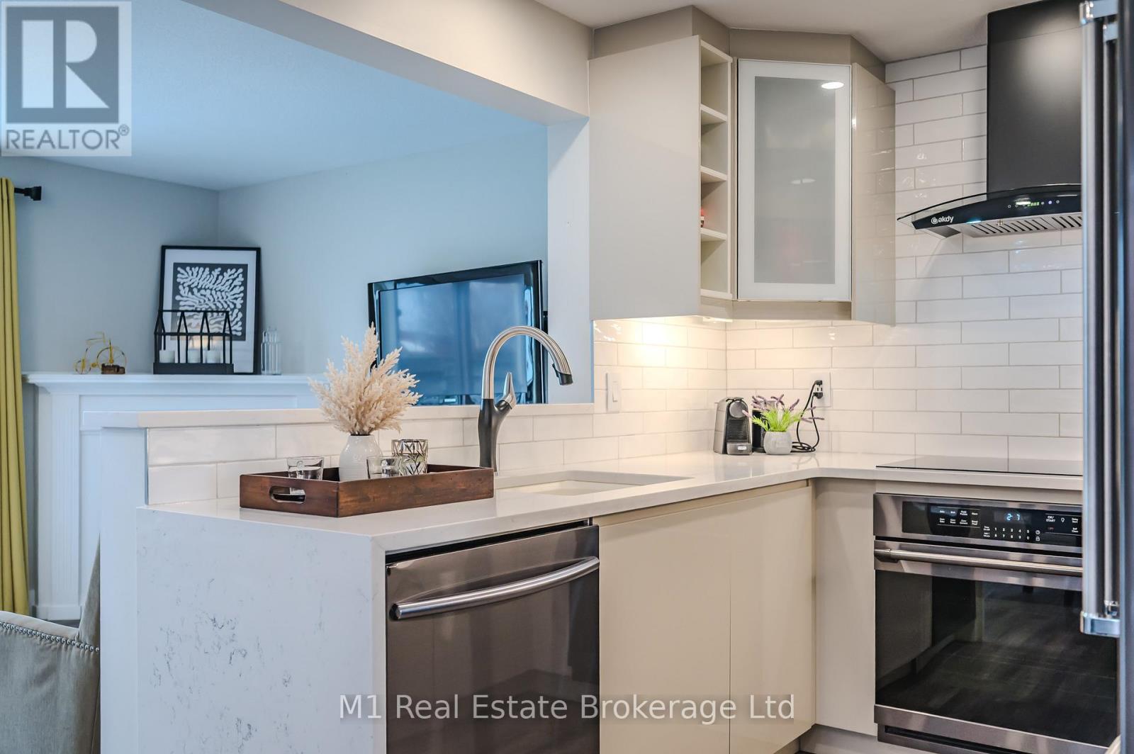 155 Stephanie Drive, Guelph, Ontario  N1K 1X7 - Photo 10 - X12565892