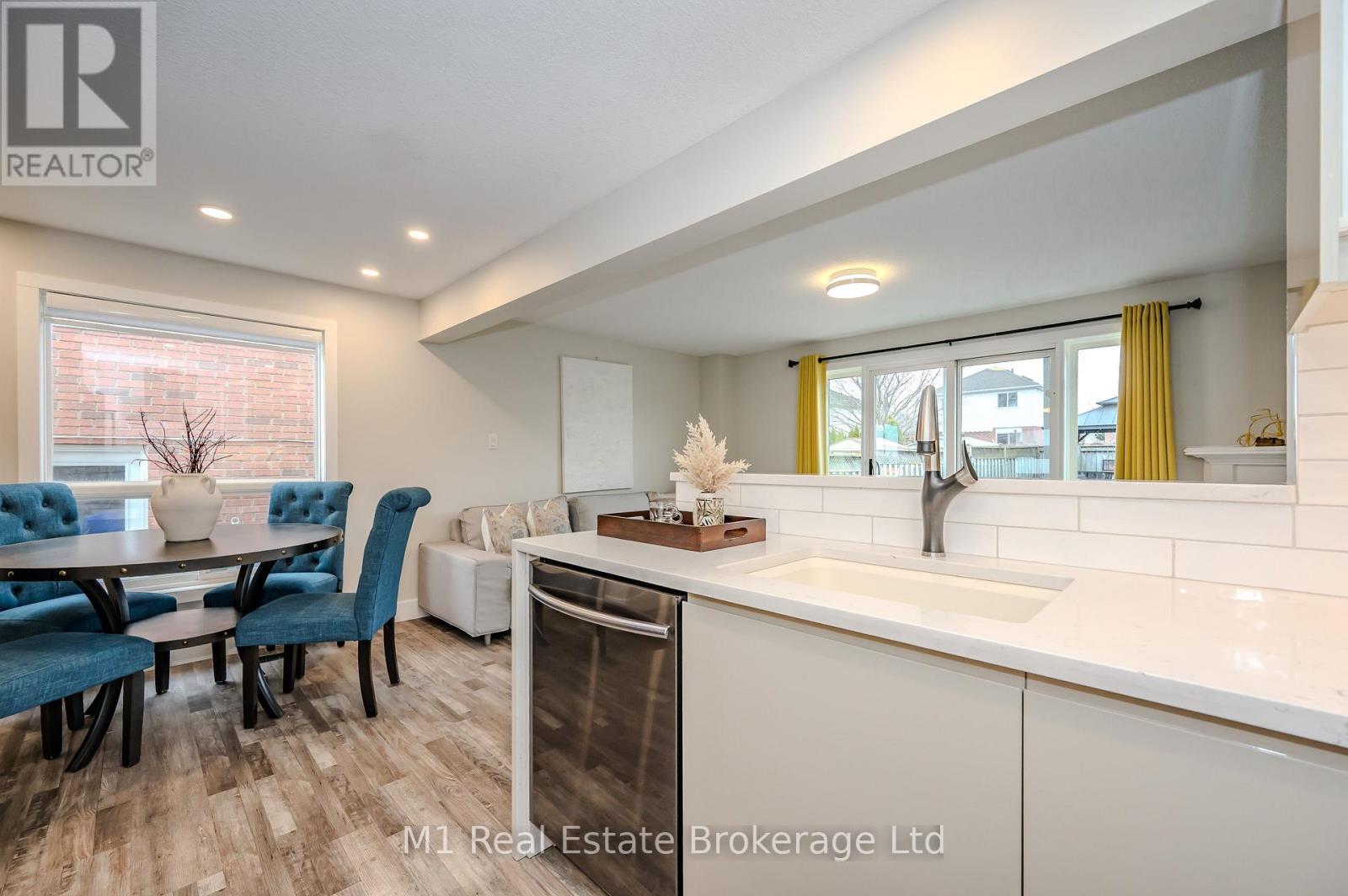 155 Stephanie Drive, Guelph, Ontario  N1K 1X7 - Photo 12 - X12565892