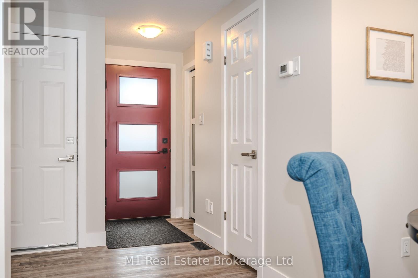 155 Stephanie Drive, Guelph, Ontario  N1K 1X7 - Photo 5 - X12565892