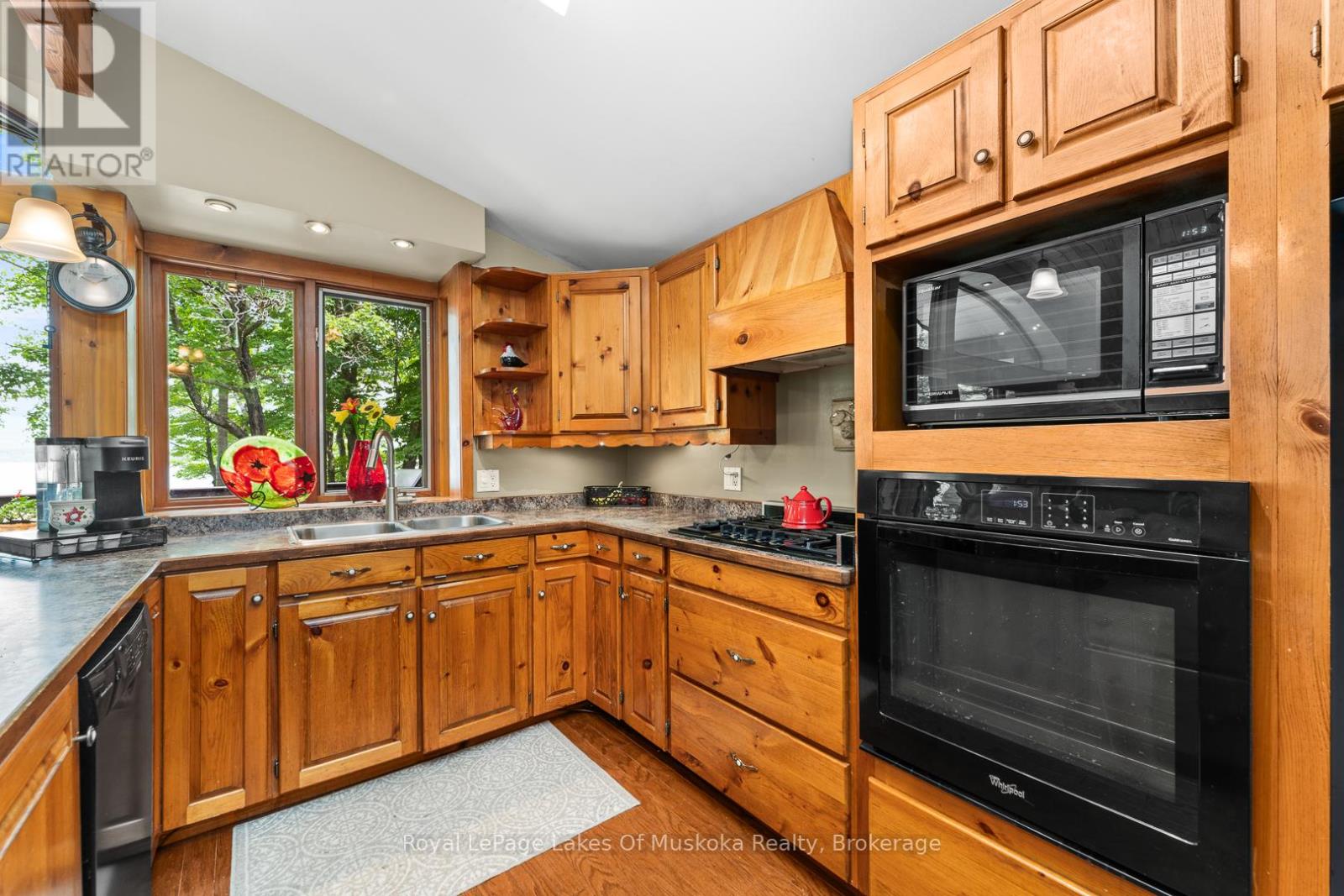 168 Lakeshore Road, Burk's Falls, Ontario  P0A 1C0 - Photo 9 - X12565950