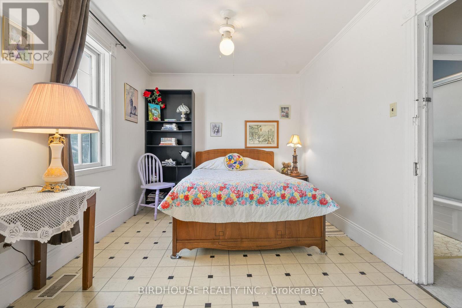 70 Ridout Street, Kawartha Lakes, Ontario  K9V 2B8 - Photo 15 - X12565910