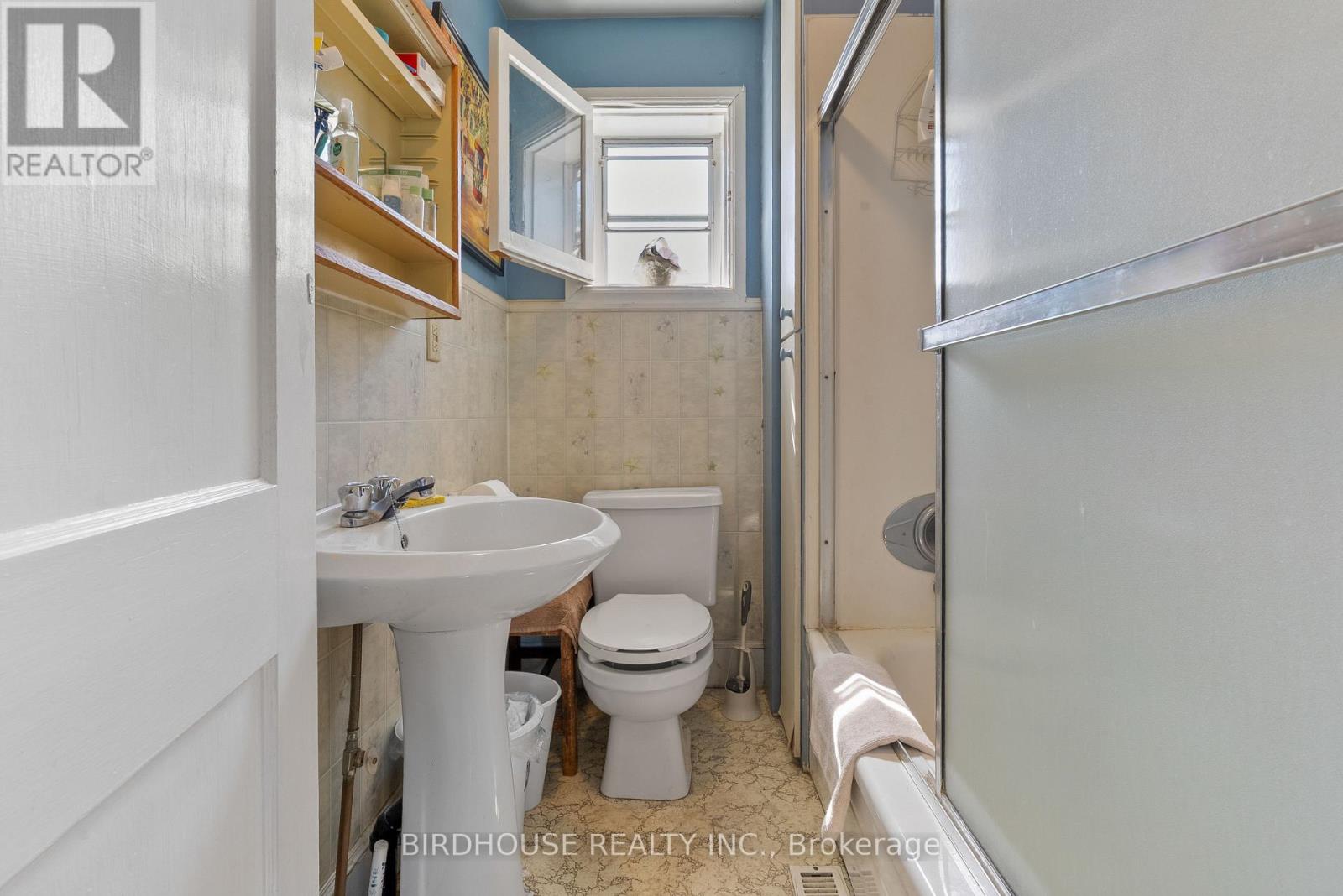 70 Ridout Street, Kawartha Lakes, Ontario  K9V 2B8 - Photo 21 - X12565910