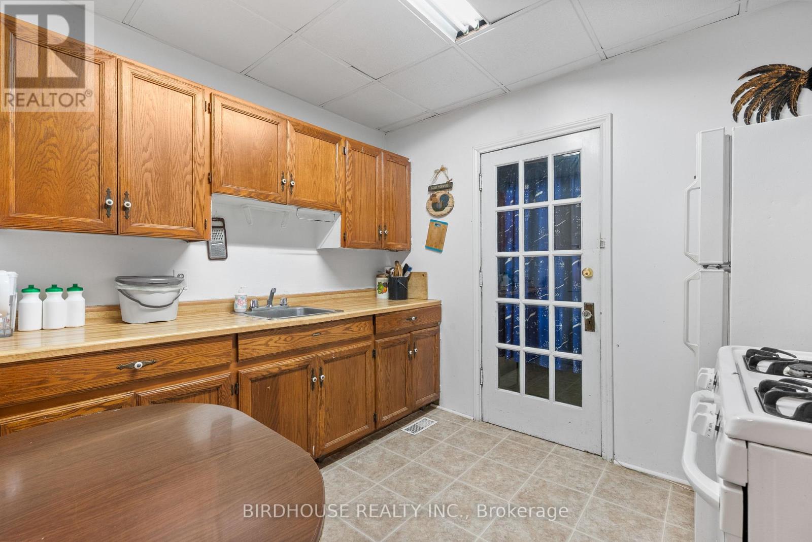 70 Ridout Street, Kawartha Lakes, Ontario  K9V 2B8 - Photo 9 - X12565910