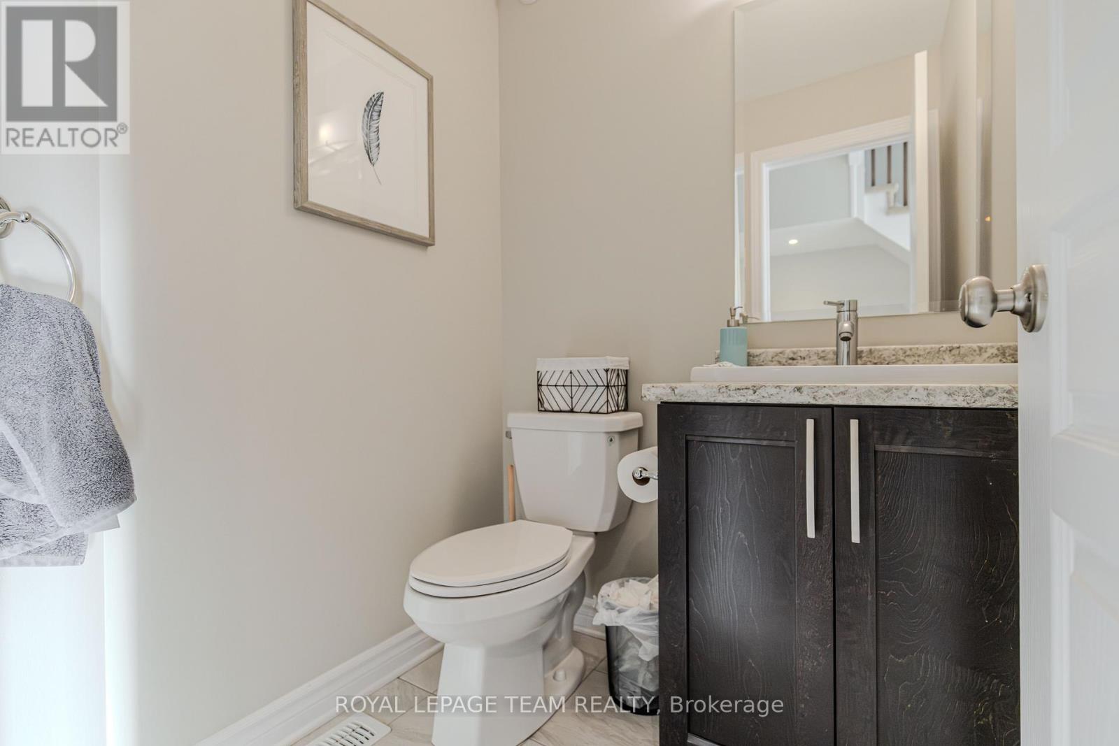 546 Triangle Street, Ottawa, Ontario  K2V 0M5 - Photo 5 - X12565880