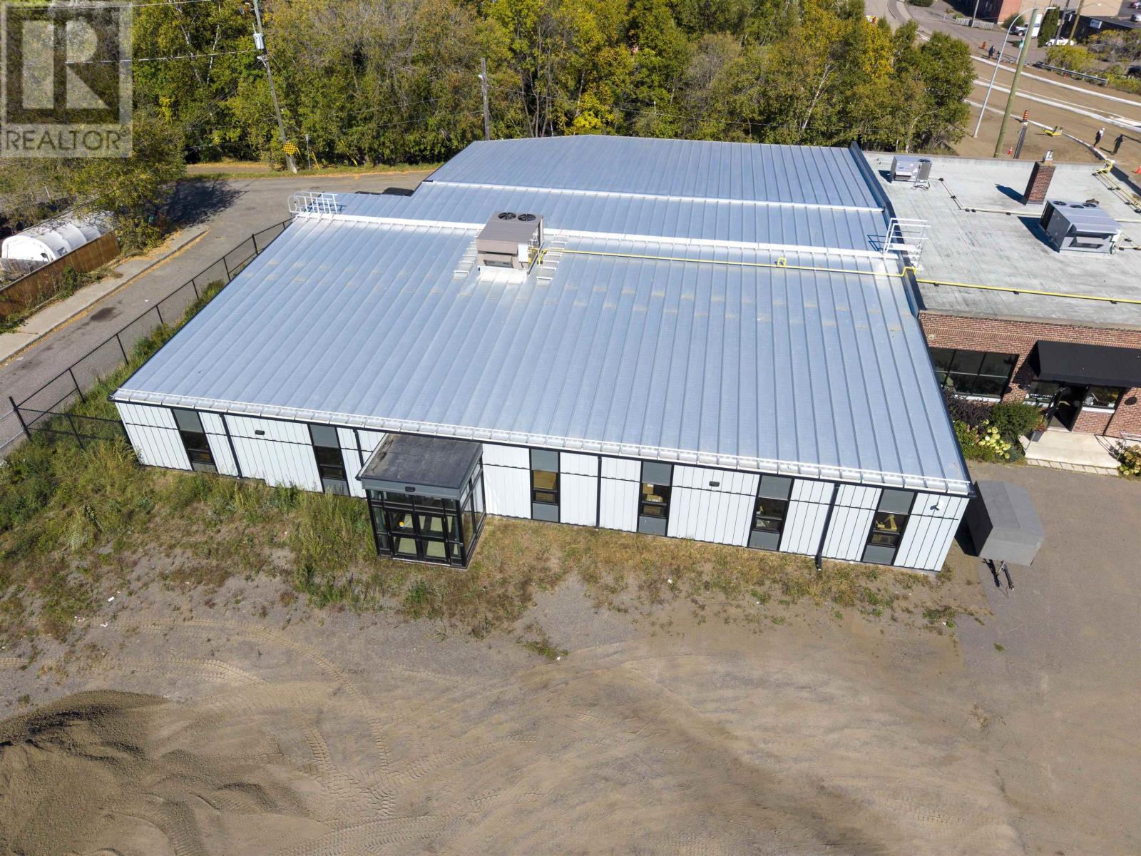 2 142 Cumberland St N, Thunder Bay, Ontario  P7A 4M2 - Photo 2 - TB253316